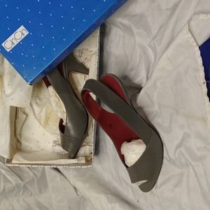 𝅺CINCIN Vintage Grey Pumps
